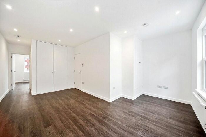 2 Bedroom Maisonette To Rent In Kentish Town Road, Camden, NW1