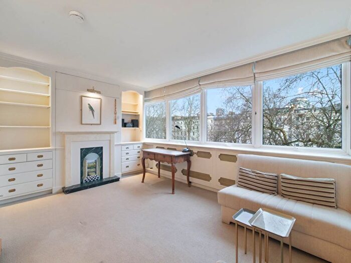 1 Bedroom Flat To Rent In St. Georges Square, London, SW1V