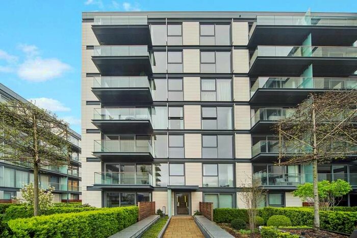 3 Bedroom Flat To Rent In Waterfront Drive, London, SW10