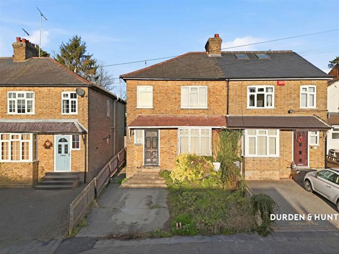 3 Bedroom Semi Detached House For Sale In Springhall Road, Sawbridgeworth, CM21