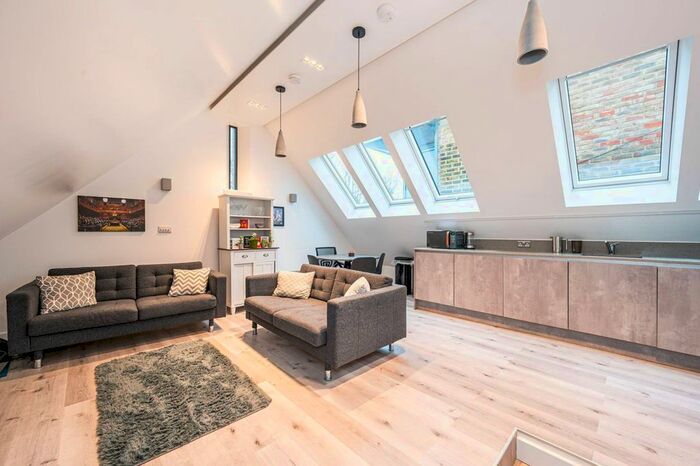 2 Bedroom Flat To Rent In Fortess Road, Kentish Town, London, NW5