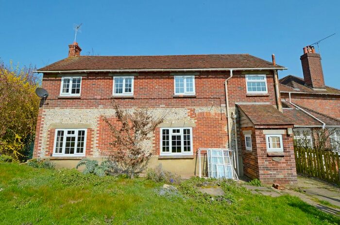 2 Bedroom Property To Rent In Woodside Farm Cottage, Gosport Road, Privett, Alton, GU34