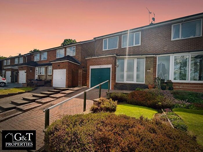 3 Bedroom Semi-Detached House For Sale In Silver Innage, Halesowen, B63