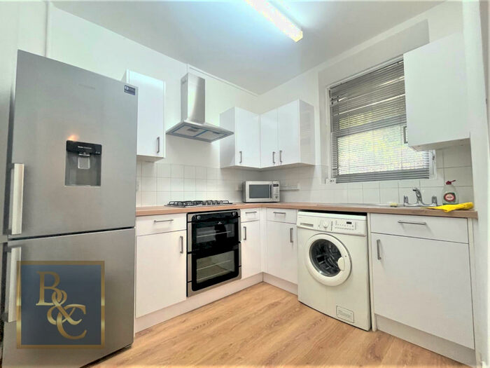 3 Bedroom Apartment To Rent In Camden Park Road, London, NW1