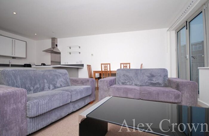 2 Bedroom Apartment To Rent In Buckler Court, Eden Grove, Holloway, N7