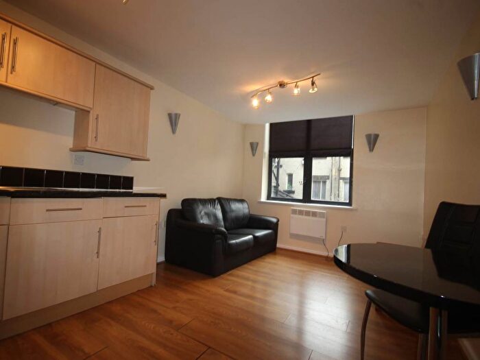1 Bedroom Flat To Rent In Broadway, Bradford, BD1