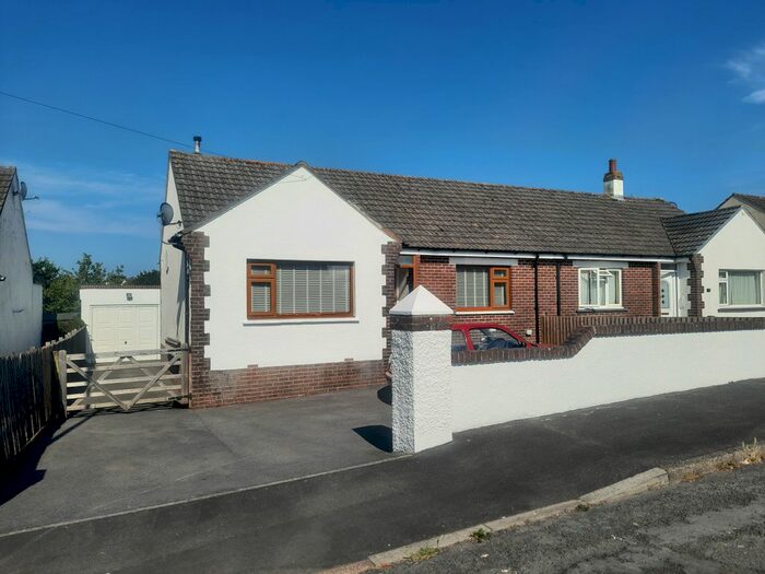 4 Bedroom Bungalow To Rent In Luscombe Close, Newton Abbot, Devon, TQ12