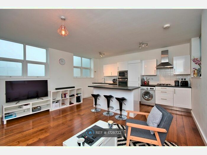 1 Bedroom Flat To Rent In Norfolk Avenue, London, N15
