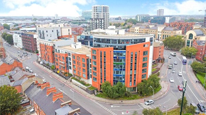 2 Bedroom Apartment For Sale In Kennet Street, Reading, Berkshire, RG1