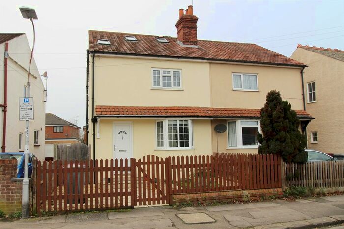 3 Bedroom Semi-Detached House To Rent In St. Johns Road, Caversham, Reading RG4