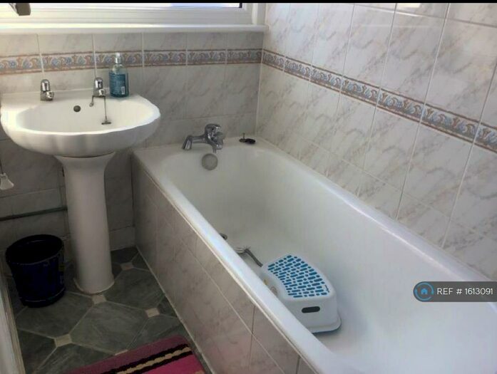 3 Bedroom Terraced House To Rent In Princes Avenue, London, N13