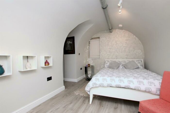 1 Bedroom Flat To Rent In Alfred Street, Bath, BA1