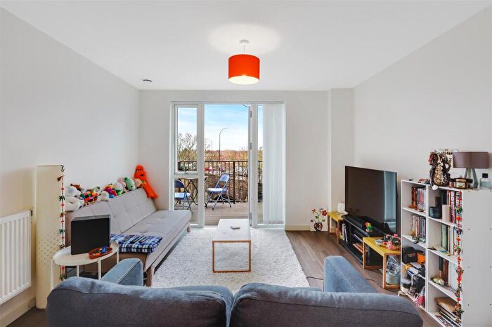 1 Bedroom Apartment For Sale In Grosvenor Court, Catford, SE6