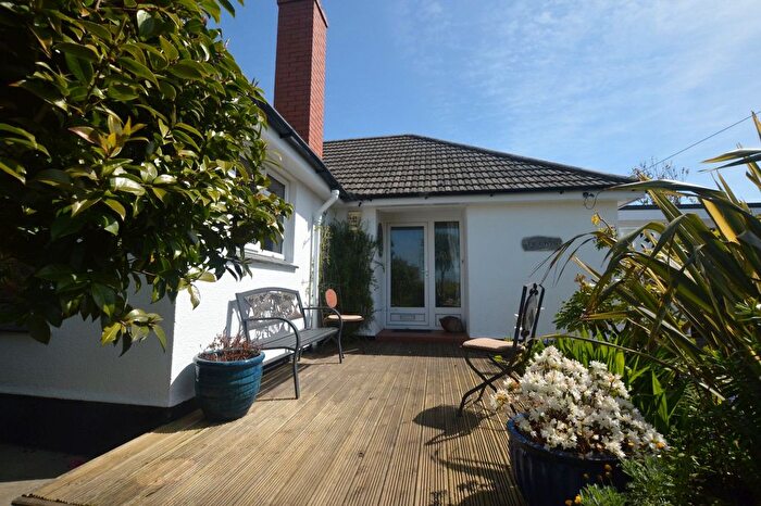3 Bedroom Detached Bungalow For Sale In Osborne Parc, Helston, Cornwall, TR13