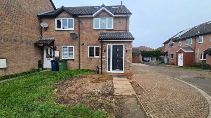 3 Bedroom Terraced House To Rent In Overbrook Gardens, OX4