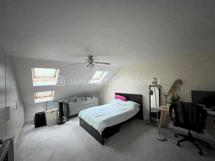 2 Bedroom Terraced House To Rent In Berrymead Gardens, London, W3