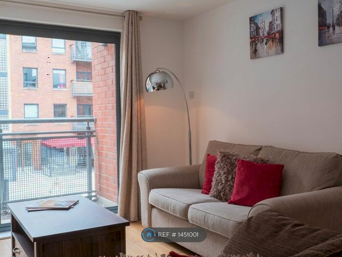 2 Bedroom Flat To Rent In Madison Square, Liverpool, L1