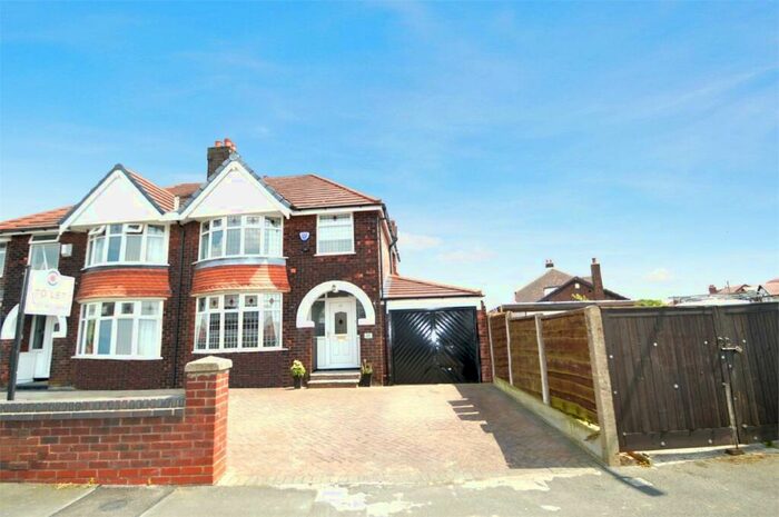 3 Bedroom Semi-Detached House To Rent In Sundial Road, Offerton, Stockport, SK2