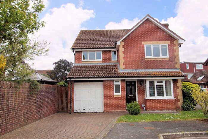 4 Bedroom Detached House For Sale In Audret Close, Portchester, PO16