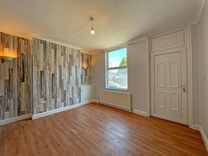 3 Bedroom House To Rent In North Street Newton, Alfreton, DE55