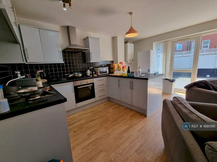 5 Bedroom End Of Terrace House To Rent In Liberty Street, Liverpool, L15