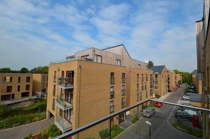 2 Bedroom Flat To Rent In Kings Mill Way, Denham, Uxbridge, UB9