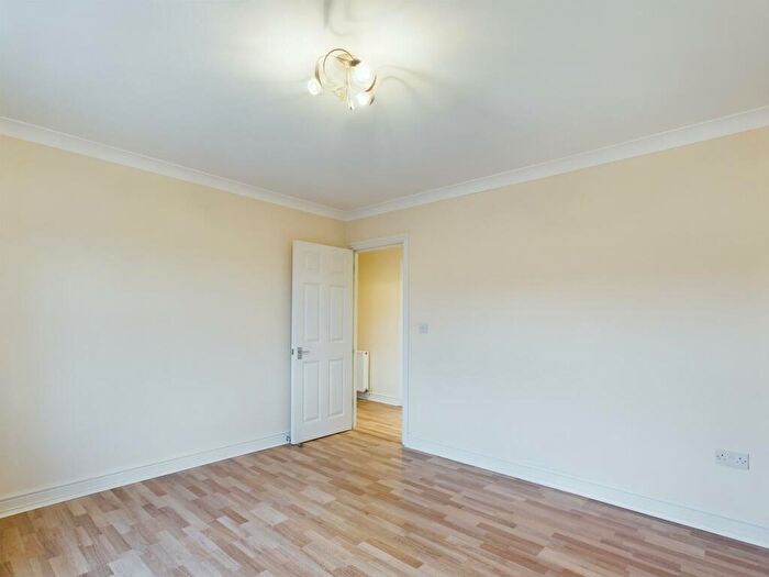 2 Bedroom Flat To Rent In Soper Grove, South View, Basingstoke, RG21