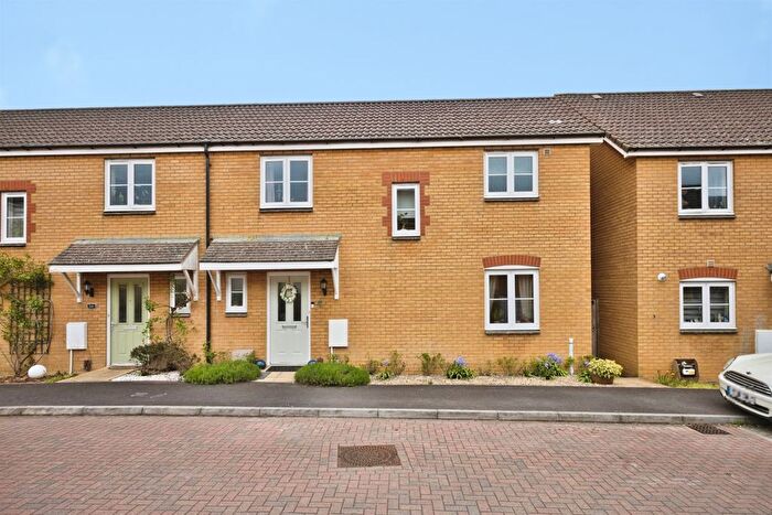 3 Bedroom Semi Detached House For Sale In Kingswood Road, Crewkerne, TA18