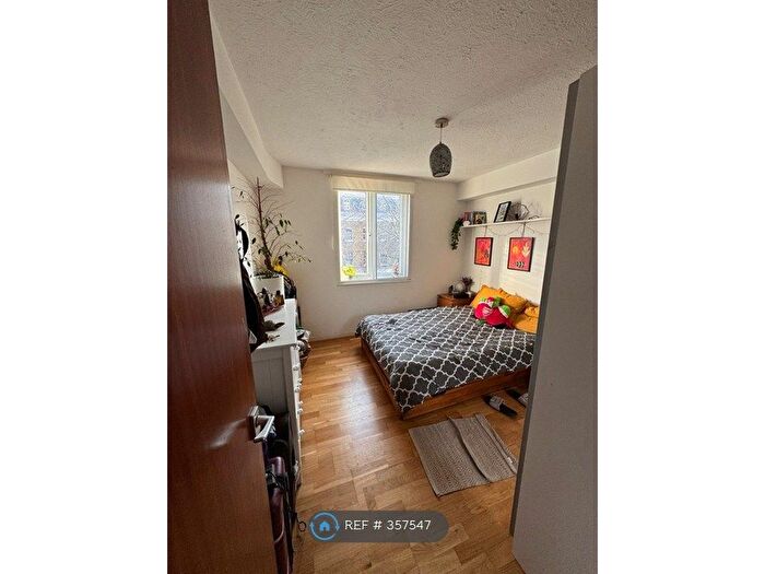 1 Bedroom Flat To Rent In Battlebridge Court, London, N1