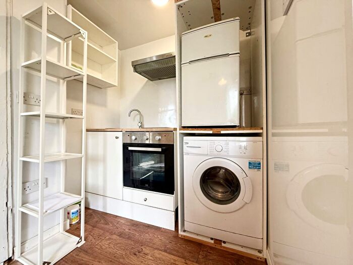 1 Bedroom Flat To Rent In Main Street, Glasgow, G76