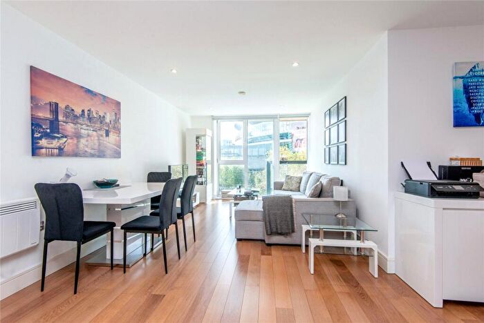 2 Bedroom Apartment To Rent In Drayton Park, London, N5