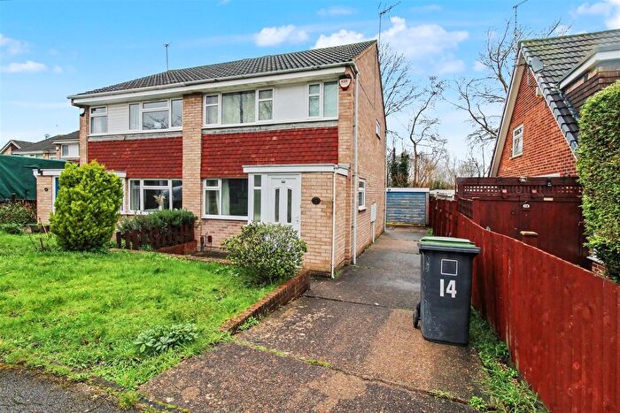 3 Bedroom Semi-Detached House To Rent In Chesham Drive, Bramcote, Nottingham, NG9