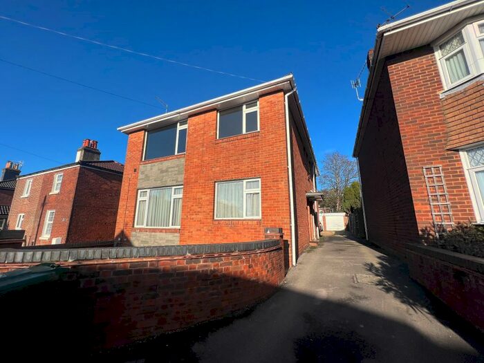 2 Bedroom Flat To Rent In Marne Road, Southampton, SO18