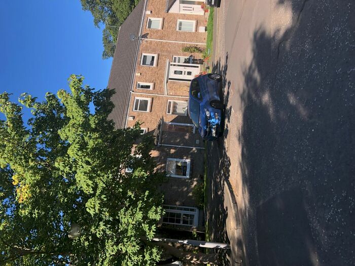 3 Bedroom Detached House To Rent In Dumbreck Square, Glasgow, G41