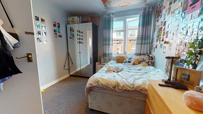 6 Bedroom Terraced House To Rent In Manor Drive, Leeds, West Yorkshire, LS6