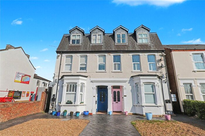 2 Bedroom Flat For Sale In Park View Road, Welling, Kent, DA16