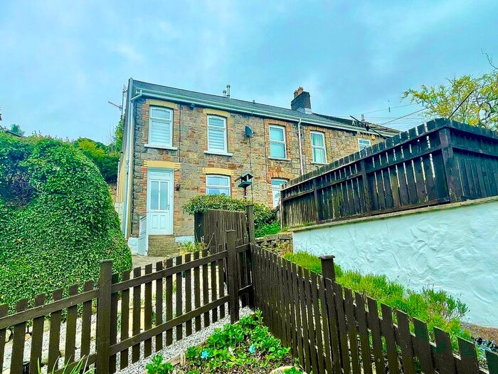 2 Bedroom End Of Terrace House To Rent In Sawtells Terrace, Pontnewynydd, Pontypool, NP4