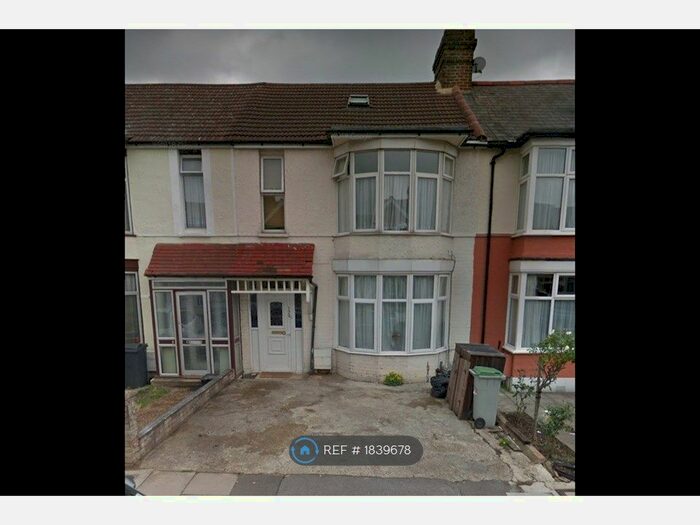 4 Bedroom Terraced House To Rent In Seven Kings, Seven Kings, IG3