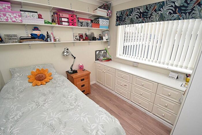 2 Bedroom Chalet For Sale In The Gardens, Doddinghurst, CM15