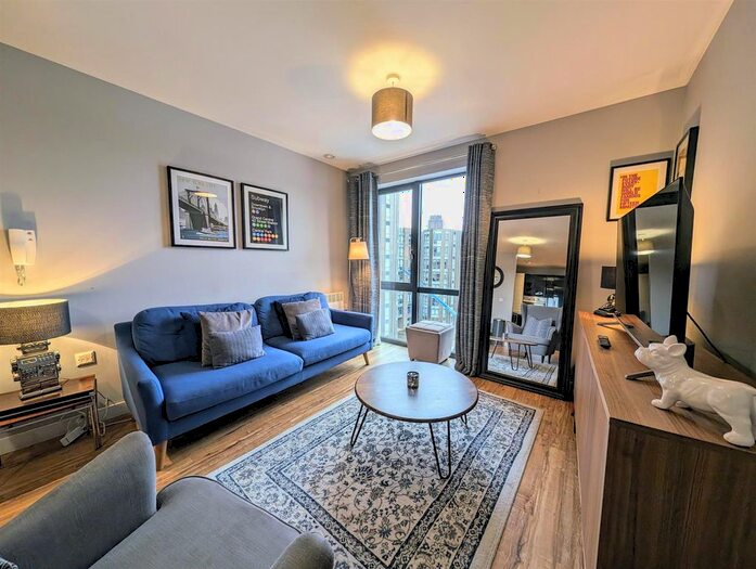 2 Bedroom Flat To Rent In Plaza Boulevard, Liverpool, L8