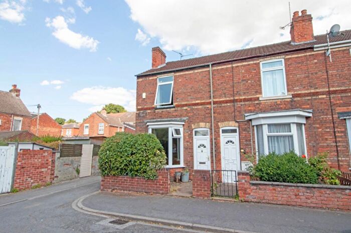 2 Bedroom End Of Terrace House For Sale In Rectory Avenue, Gainsborough, DN21