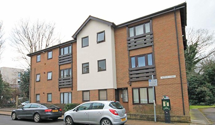 1 Bedroom Flat To Rent In Clifton Road, Kingston Upon Thames, KT2