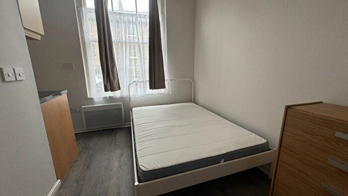 Studio To Rent In Offord Road, London, N1
