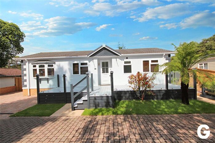 2 Bedroom Park Home For Sale In Lone Pines Close, Matchams Lane, Hurn, Christchurch, BH23