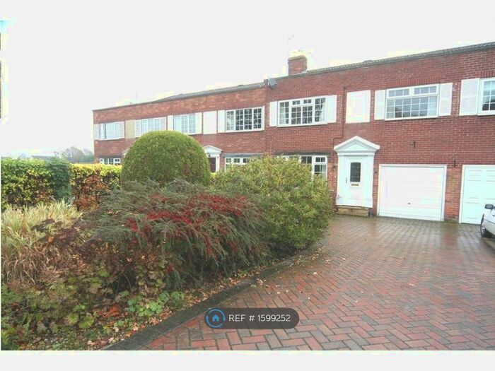 4 Bedroom Terraced House To Rent In Ashgarth Court, Harrogate, HG2