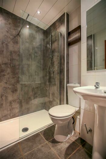 2 Bedroom Apartment To Rent In £pcm- Northumberland Street, City Centre, NE1