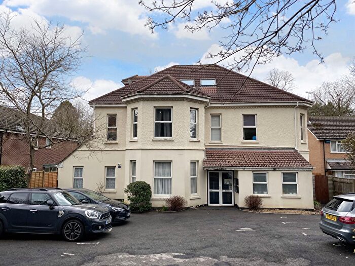 2 Bedroom Flat To Rent In Oban, Bournemouth, BH4