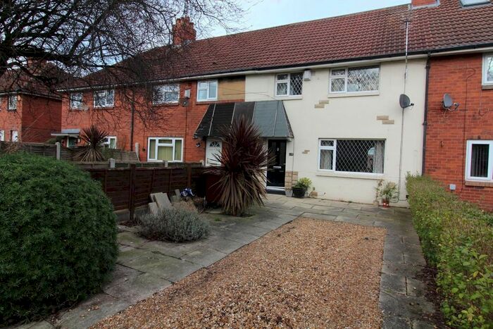 3 Bedroom Property To Rent In Broad Lane, Kirkstall, Leeds, LS13