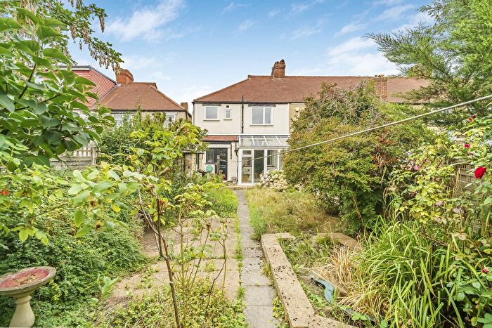 3 Bedroom End Terrace House For Sale In Stanford Road, London, SW16