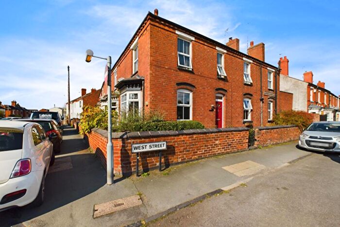 3 Bedroom End Of Terrace House For Sale In West Street, Stourbridge, DY8